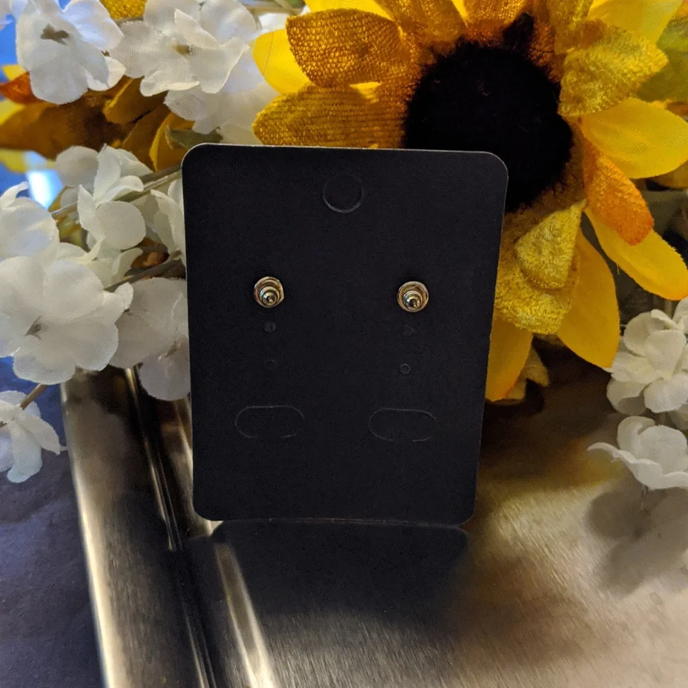 SOLD SOLD SOLD Vintage Gold Tone Rhinestone Hanger Earrings - Picture 6 of 11